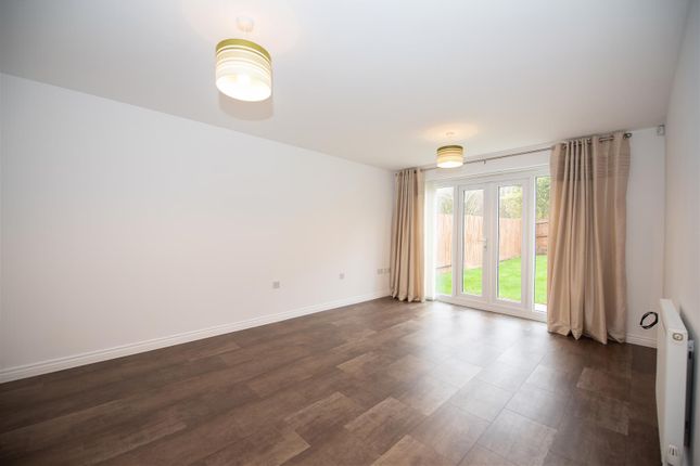 14, Bradstone Drive, Nottingham photo 2