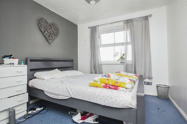 Flat for sale in Drapers Fields, Canal Basin, Coventry