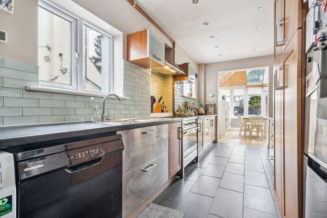 128, Imperial Drive, Harrow photo 4