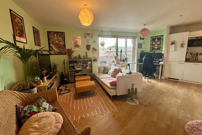 22 McMillan Street, London photo 3