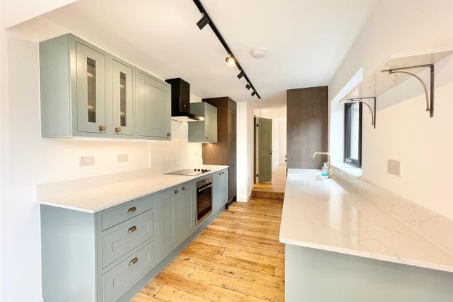 Kitchen 3.Jpeg