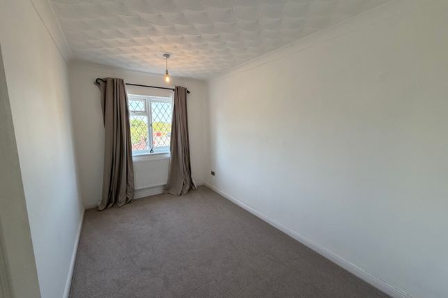 31, Fontwell Drive, Leicester photo 2