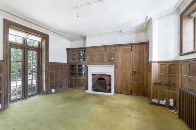 Main House Sitting