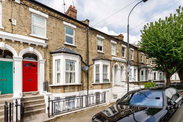 Flat to rent in Greenside Road, London