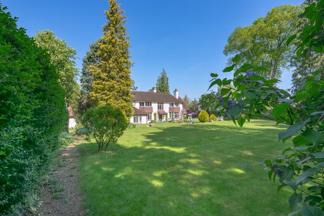 Three Gables, The South Border, Purley photo 4