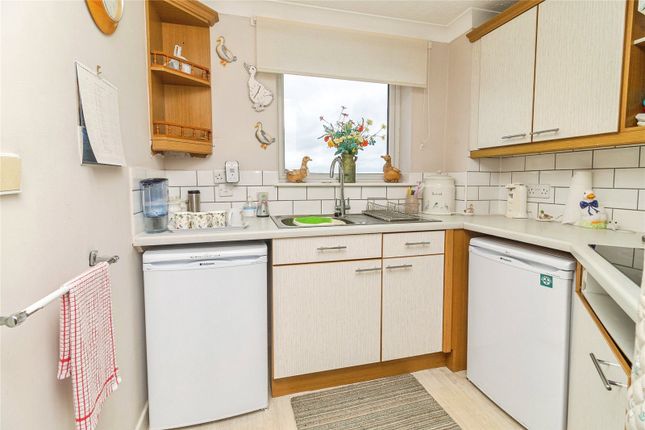 50, Sycamore Court, Aylesbury photo 4