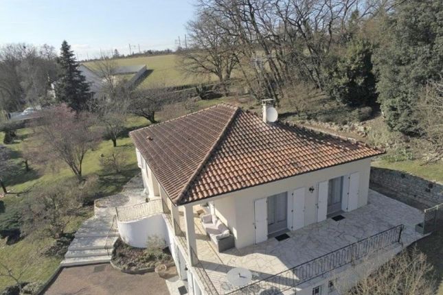 Detached house for sale in Ruffec, Poitou-Charentes, 16700, France