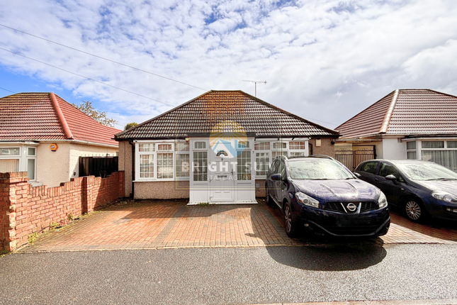 Thumbnail Bungalow for sale in Dallas Terrace, Hayes