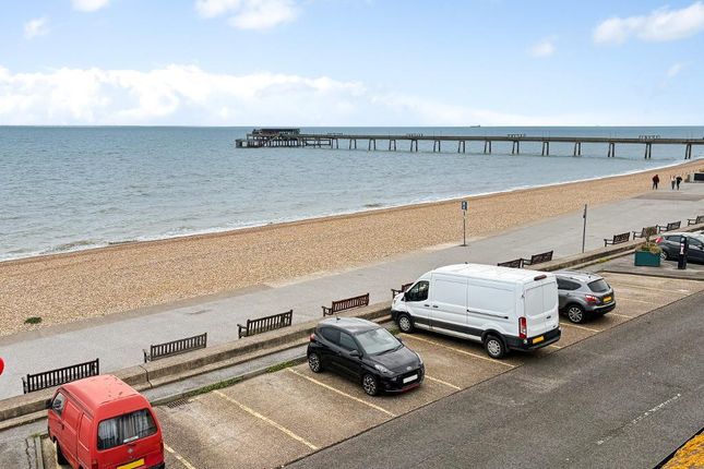 Flat 5, Beach Street, Deal photo 2