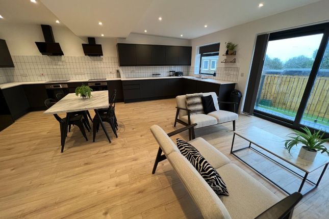 Room 2, 130, Courtney Road, Bristol photo 2