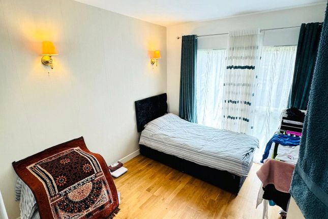 Flat 19, 19-21, Western Road, Southall photo 5
