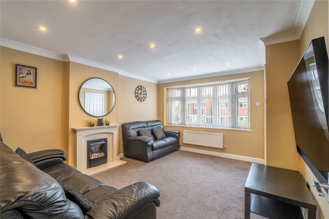 32, Manor Rise, Telford photo 4
