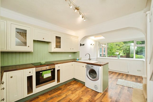 18, Kelmscott Garth, Leeds photo 4