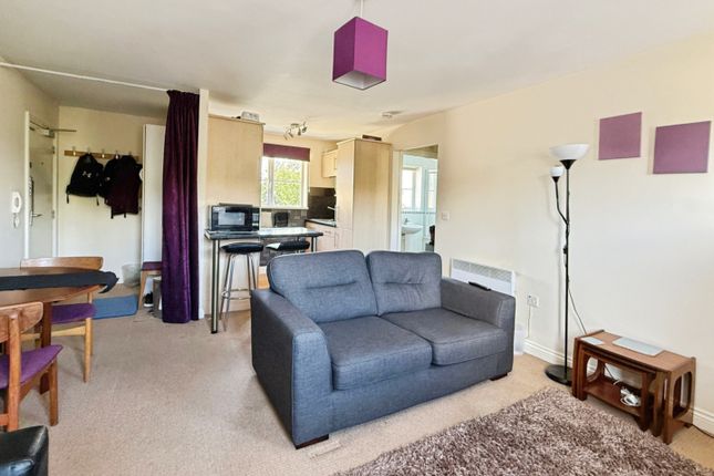 57, Tanglewood Way, Stroud photo 3