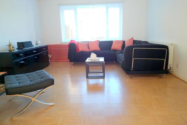30, Bucklers Way, Bournemouth photo 4