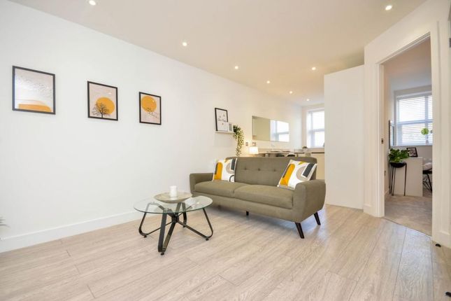 Flat for sale in Coburg Road, London