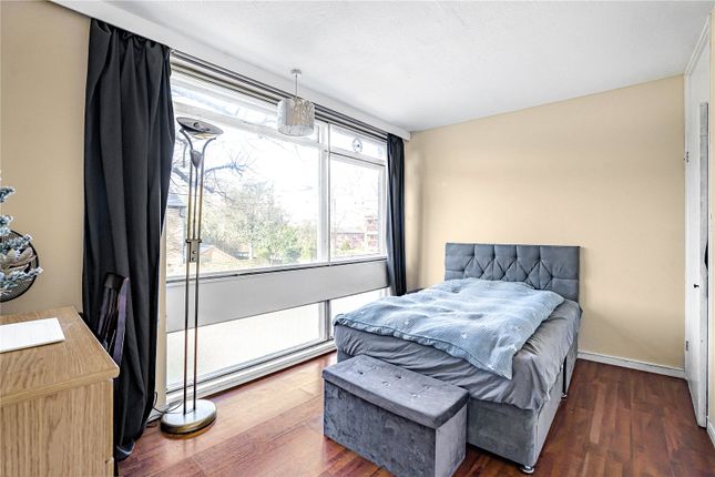 Flat 5, Cheval Court, 335, Upper Richmond Road, London photo 3
