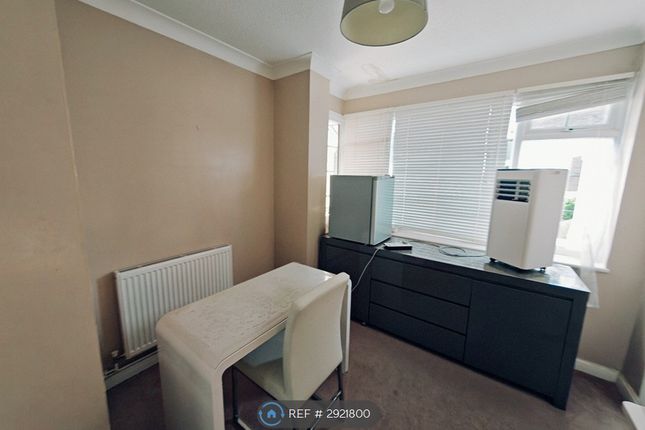 Knights Ridge, Orpington photo 4