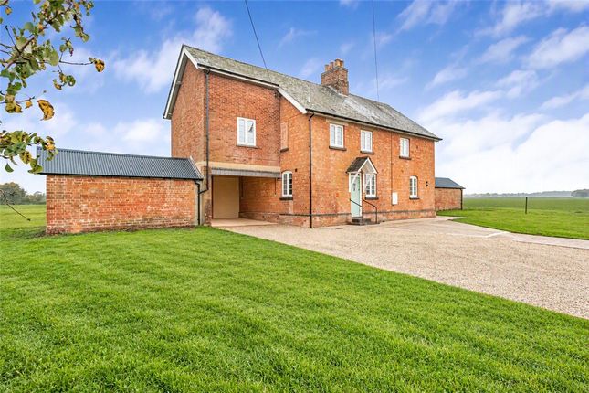 4-bed detached on Ardley Road, Bicester, £3,250/mo