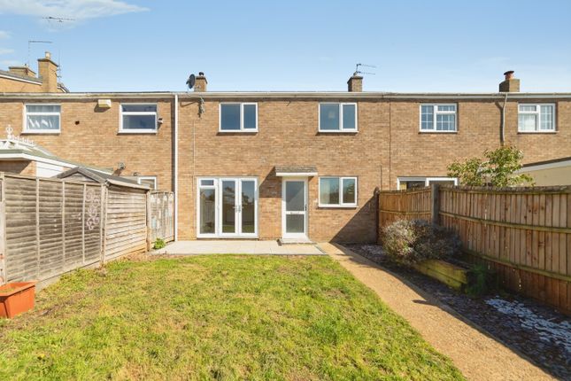 102, Grace Way, Stevenage photo 2