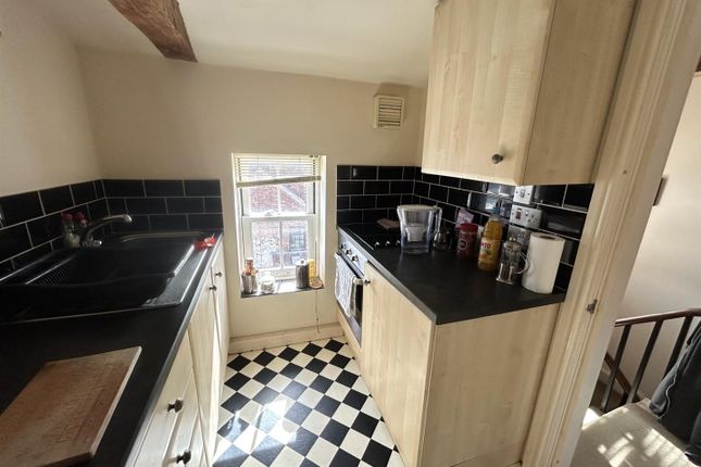 Flat 3, Meridian Place, 116a, Eastgate, Louth photo 4