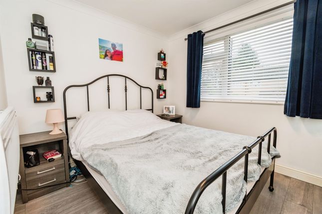 10, Webburn Gardens, Southampton photo 4