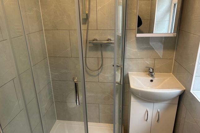 220, Byron Road, Wealdstone, HARROW photo 3