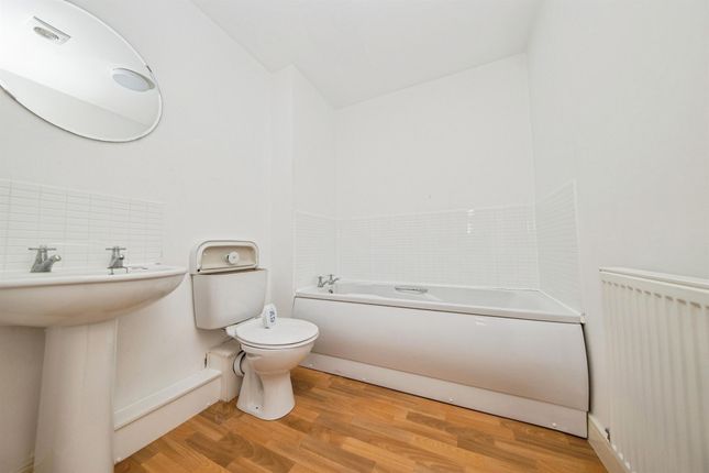 17, John Mace Road, Colchester photo 4