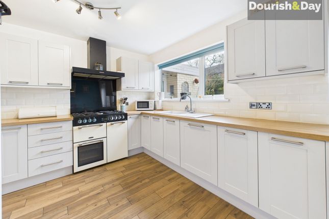 17 Chestnut Close, Stafford photo 3