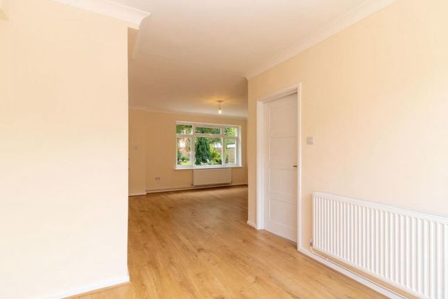 34, Dell Farm Road, Ruislip photo 5