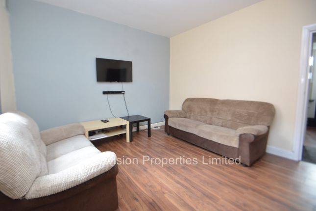 Burley Lodge Terrace, Hyde Park photo 5