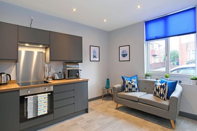 Room 2, 8, Cow Close Road, Leeds photo 5