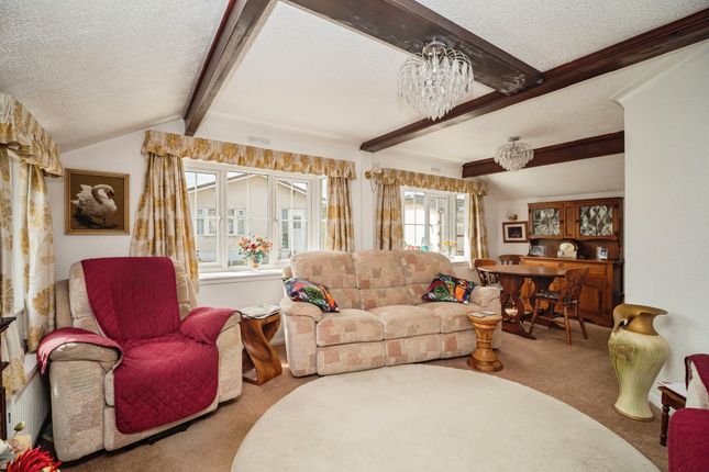 70, Oaklands Park, Dorchester photo 2