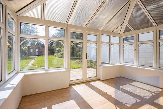 6, Westbury Lane, Buckhurst Hill photo 5