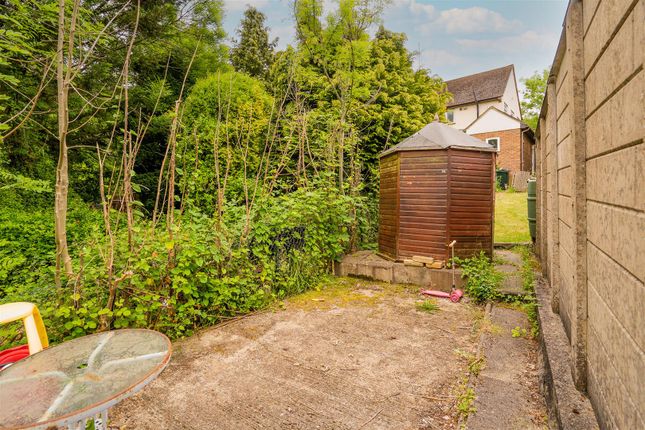 28, Highwood Crescent, High Wycombe photo 3