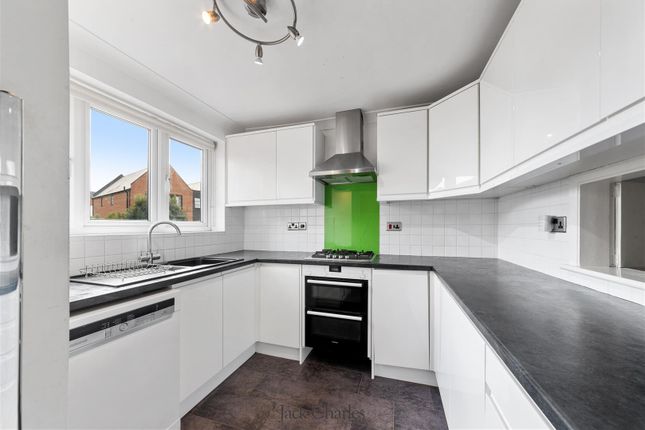 3, The Gables, Lyons Crescent, Tonbridge photo 2
