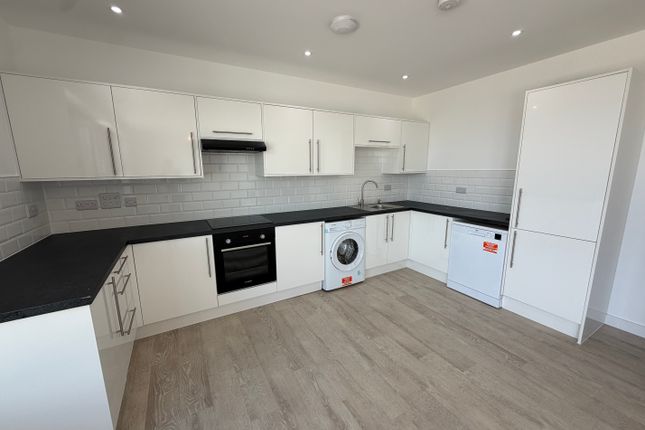 808, Peterborough photo 3