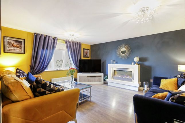 6, Lumloch Court, Glasgow photo 3