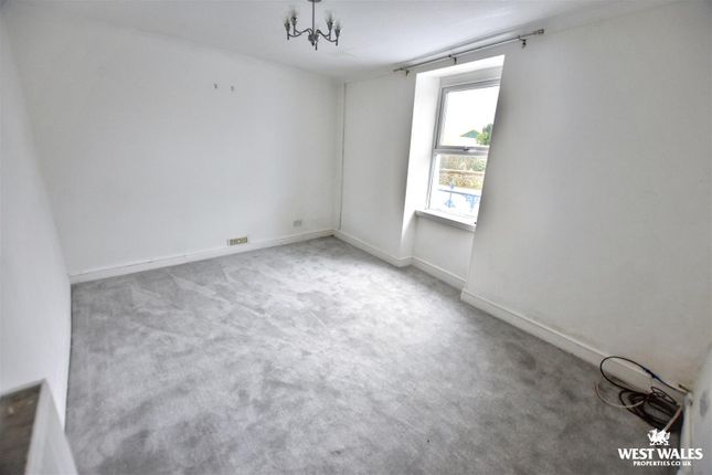 124, Portfield, Haverfordwest photo 3