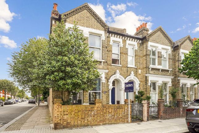 Property for sale in Amner Road, London