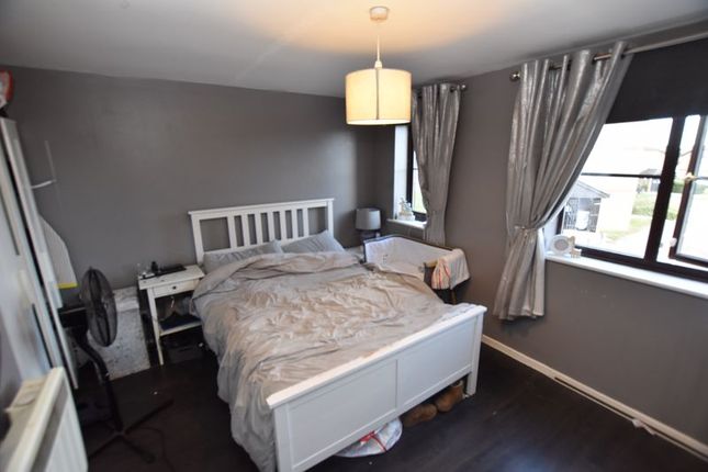 11 crystal court, Ferro Road, Rainham photo 3