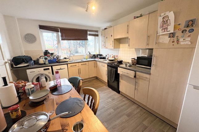 14, April Croft, Birmingham photo 3