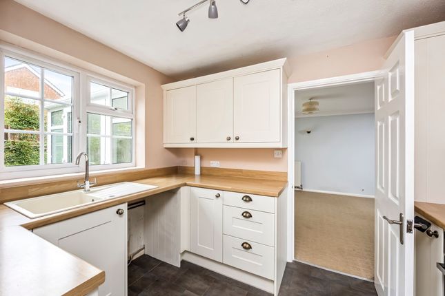 5 Jubilee Way, Pulborough photo 2