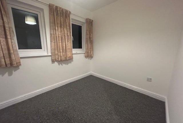 Flat 6 Bridge Street, Thrapston, Kettering photo 3