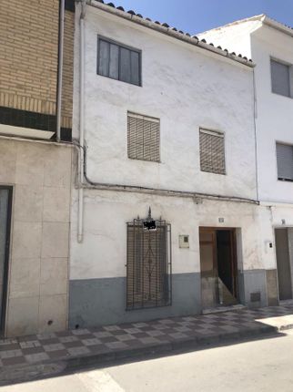 Town house for sale in Avenida Virgen De La Cabeza 23670, Castillo De Locubín, Jaén