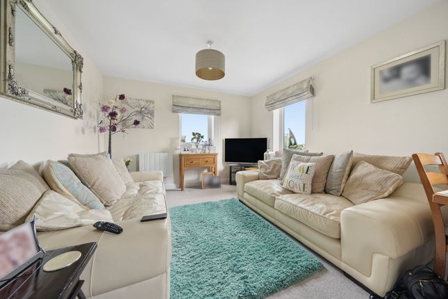 10 Guild Close, Witney photo 3