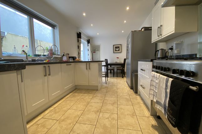 4-bed terraced on 51, Dogfield Street, Cardiff, £2,360/mo