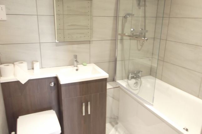 Flat for sale in Glebelands Close, Finchley