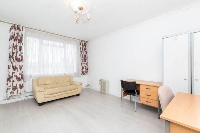 Flat to rent in Priory Green, London