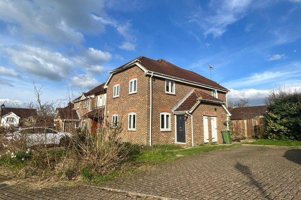 Thumbnail Property to rent in Sloughbrook Close, Horsham